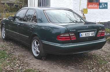 Седан Mercedes-Benz E-Class 2000 в 