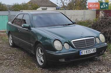 Седан Mercedes-Benz E-Class 2000 в 