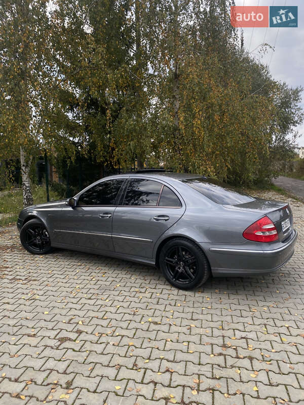 Седан Mercedes-Benz E-Class 2004 в Стрые