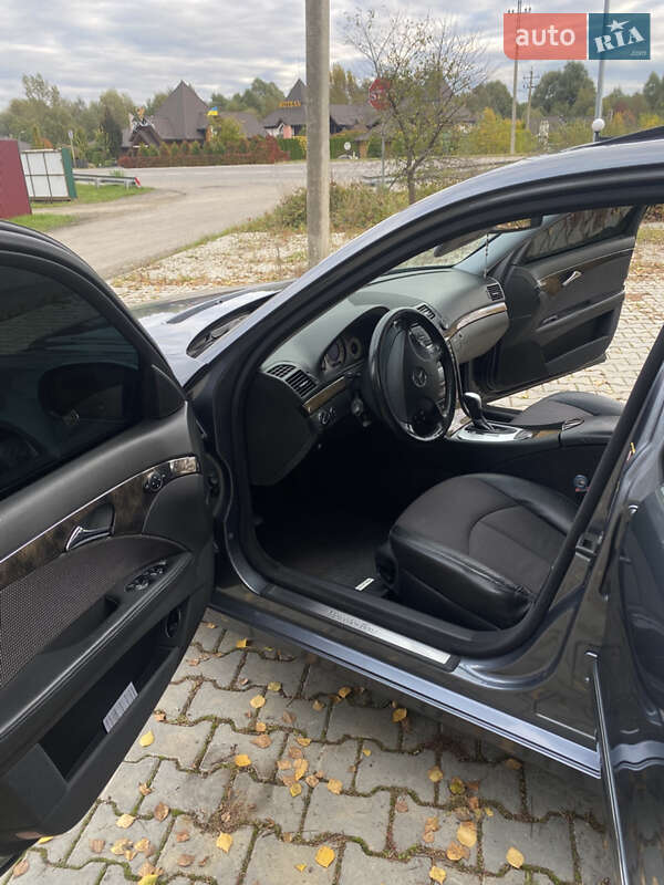 Седан Mercedes-Benz E-Class 2004 в Стрые