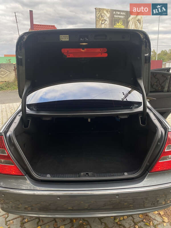 Седан Mercedes-Benz E-Class 2004 в Стрые