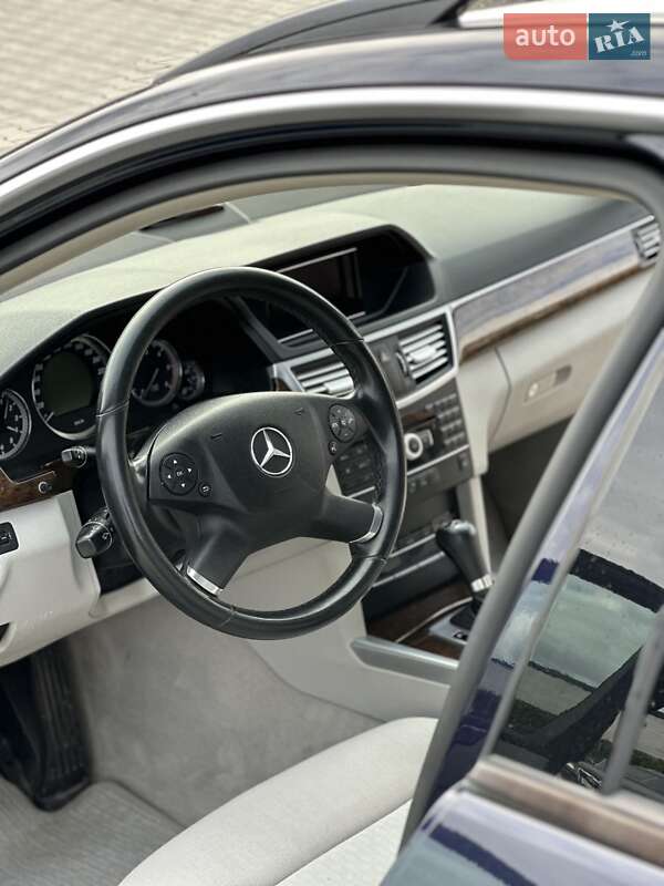 Универсал Mercedes-Benz E-Class 2010 в Нововолынске