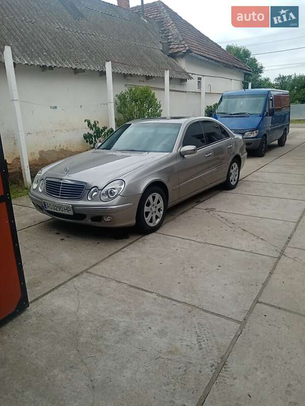 Седан Mercedes-Benz E-Class 2003 в Вилке