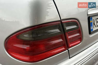 Седан Mercedes-Benz E-Class 2000 в 