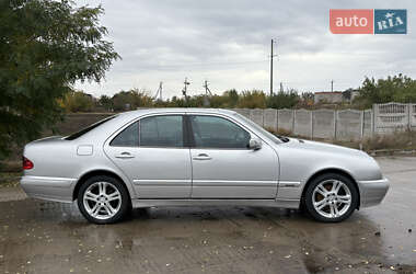 Седан Mercedes-Benz E-Class 2000 в 