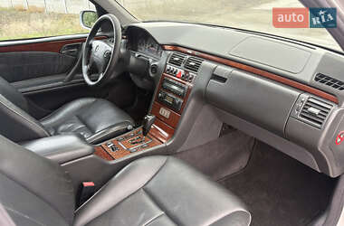 Седан Mercedes-Benz E-Class 2000 в 