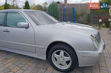 Седан Mercedes-Benz E-Class 1995 в 
