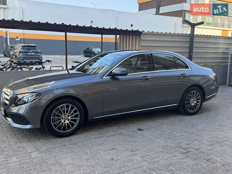 Седан Mercedes-Benz E-Class 2016 в Києві