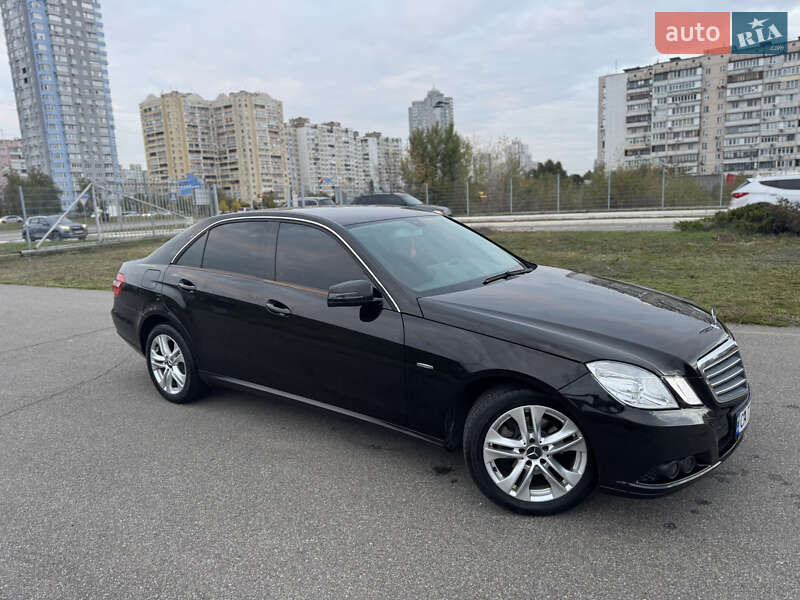 Седан Mercedes-Benz E-Class 2009 в Киеве