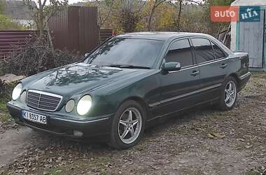 Седан Mercedes-Benz E-Class 2000 в Тетієві