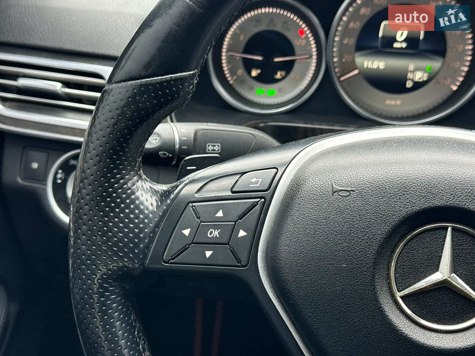 2013 Mercedes-Benz E-klasse - мініатюра 31
