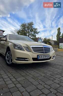 Седан Mercedes-Benz E-Class 2011 в Николаеве