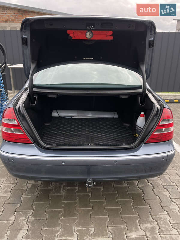 Седан Mercedes-Benz E-Class 2005 в Луцке