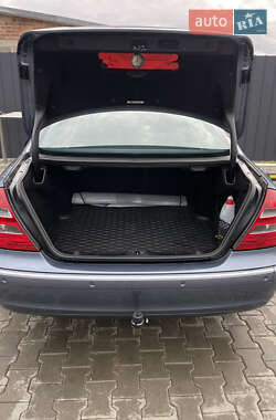 Седан Mercedes-Benz E-Class 2005 в 