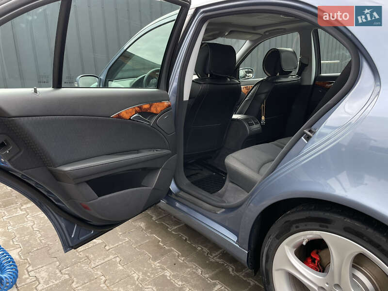 Седан Mercedes-Benz E-Class 2005 в Луцке