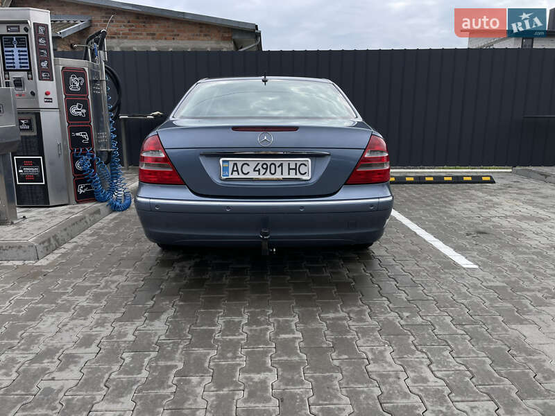 Седан Mercedes-Benz E-Class 2005 в Луцке