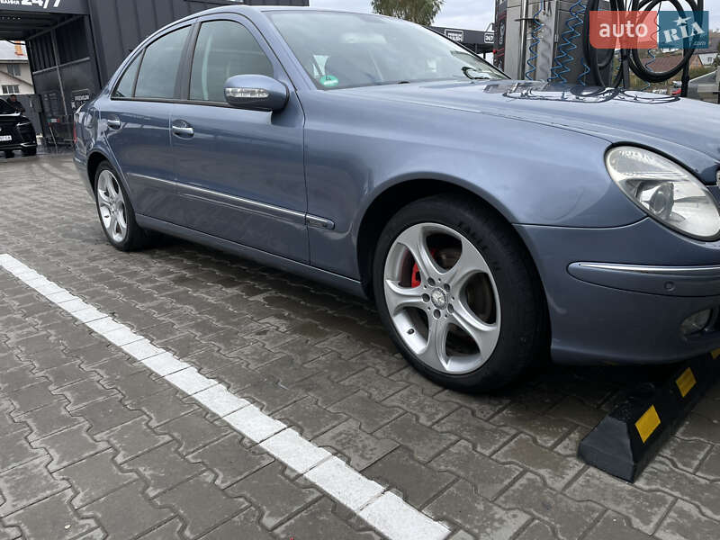 Седан Mercedes-Benz E-Class 2005 в Луцке