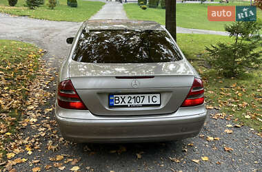 Седан Mercedes-Benz E-Class 2004 в 