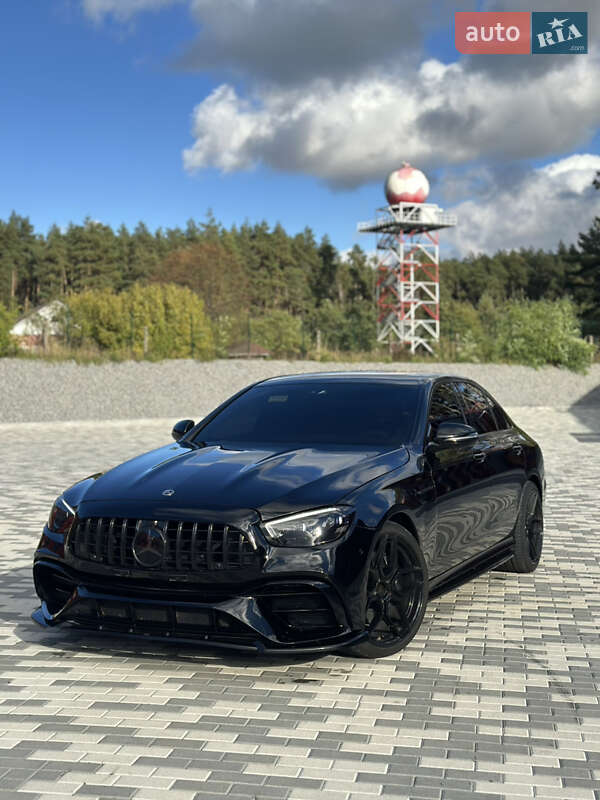 Седан Mercedes-Benz E-Class 2016 в Львове