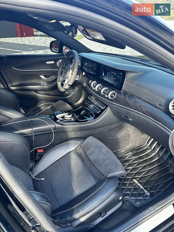 Седан Mercedes-Benz E-Class 2016 в Львове