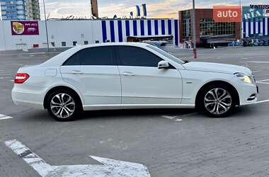 Седан Mercedes-Benz E-Class 2011 в 