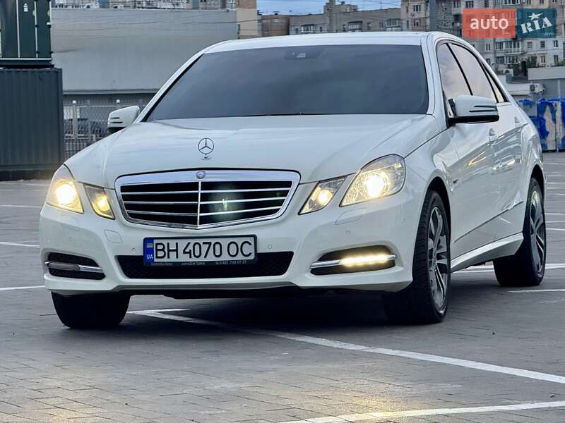 Седан Mercedes-Benz E-Class 2011 в Одессе