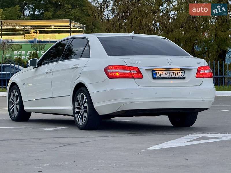 Седан Mercedes-Benz E-Class 2011 в Одессе
