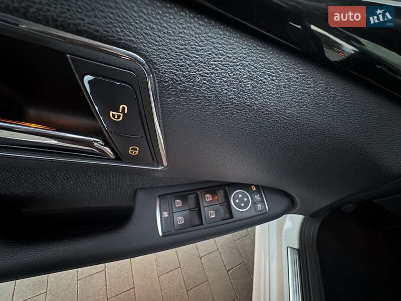 Седан Mercedes-Benz E-Class 2011 в Одессе