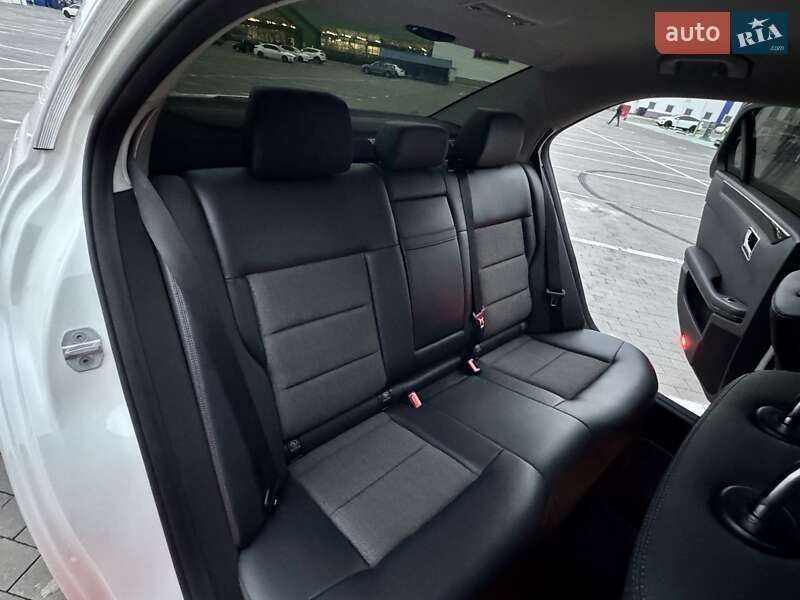 Седан Mercedes-Benz E-Class 2011 в Одессе