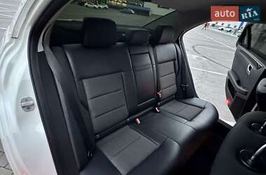 Седан Mercedes-Benz E-Class 2011 в 