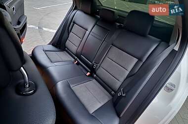 Седан Mercedes-Benz E-Class 2011 в 