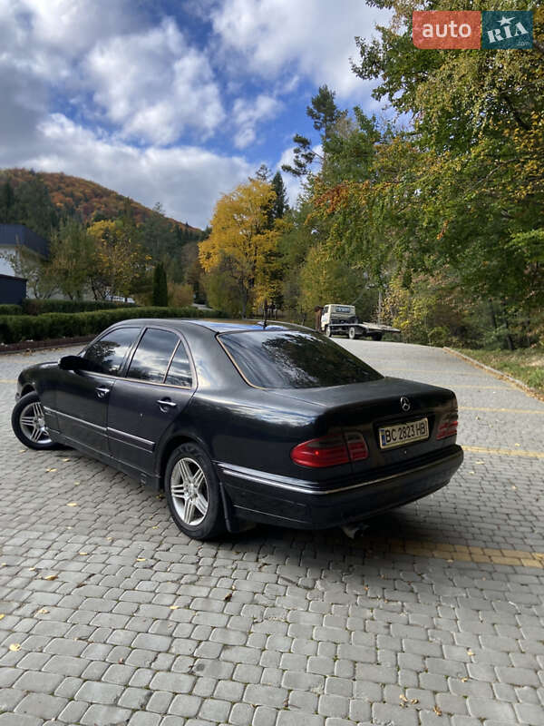 Седан Mercedes-Benz E-Class 2000 в Ивано-Франковске