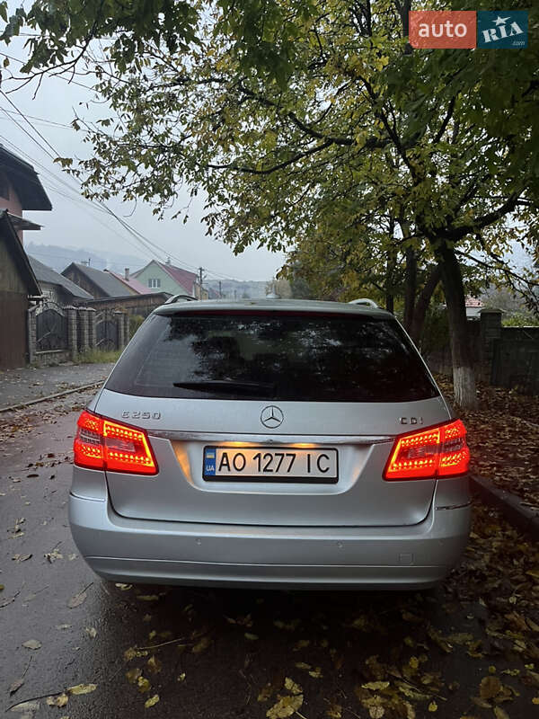 Універсал Mercedes-Benz E-Class 2010 в Рахові фото 7 Універсал Mercedes-Benz E-Class 2010 в Рахові