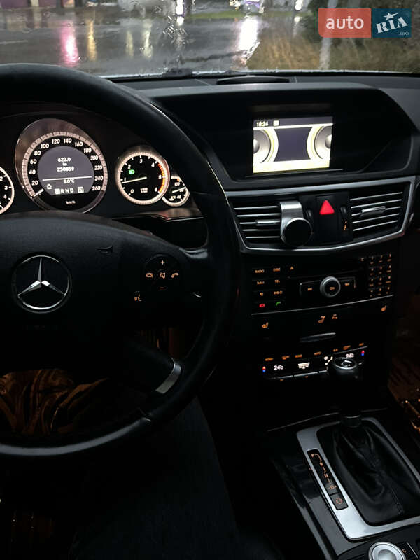 Універсал Mercedes-Benz E-Class 2010 в Рахові фото 19 Універсал Mercedes-Benz E-Class 2010 в Рахові