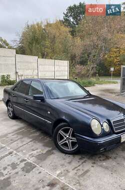Седан Mercedes-Benz E-Class 1997 в 