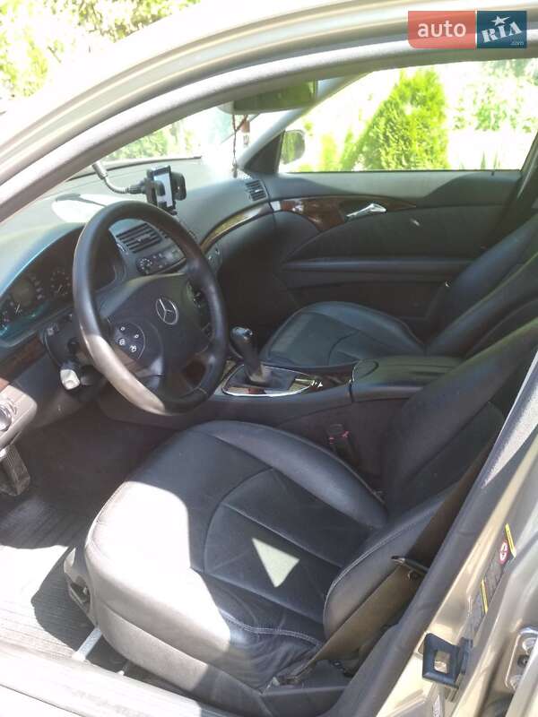 Универсал Mercedes-Benz E-Class 2004 в Звягеле