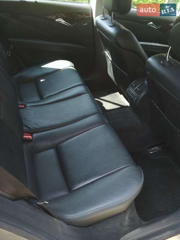 Универсал Mercedes-Benz E-Class 2004 в Звягеле