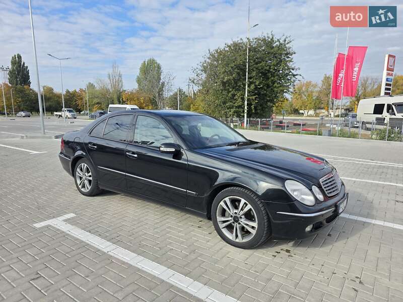 Седан Mercedes-Benz E-Class 2004 в Могилев-Подольске фото 4 Седан Mercedes-Benz E-Class 2004 в Могилев-Подольске