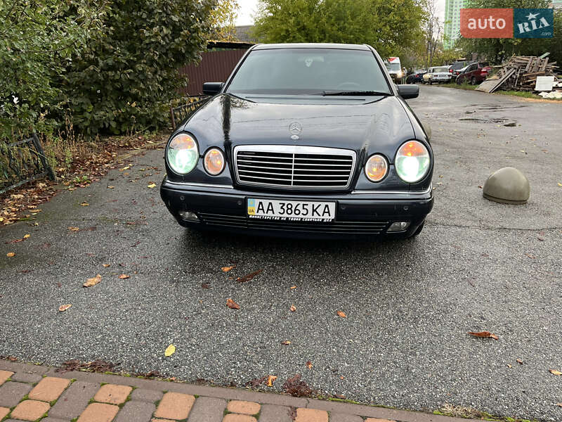 Седан Mercedes-Benz E-Class 1998 в Киеве