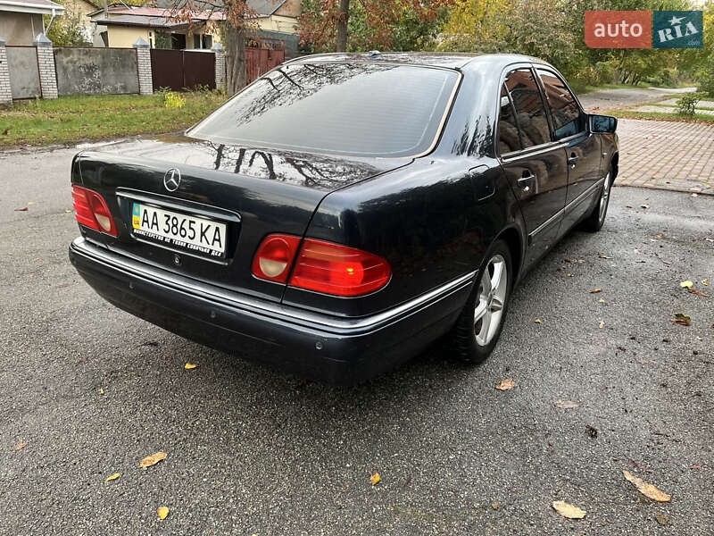 Седан Mercedes-Benz E-Class 1998 в Киеве