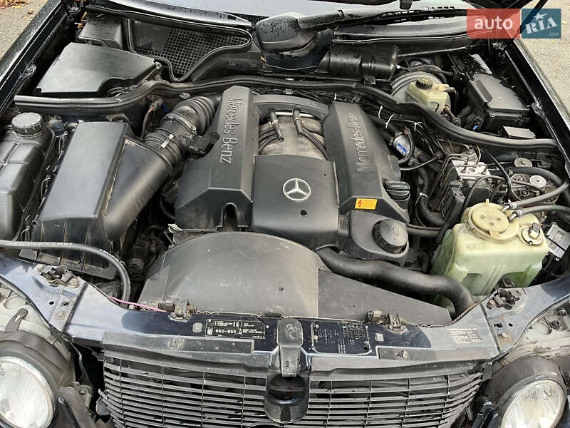 Седан Mercedes-Benz E-Class 1998 в Киеве