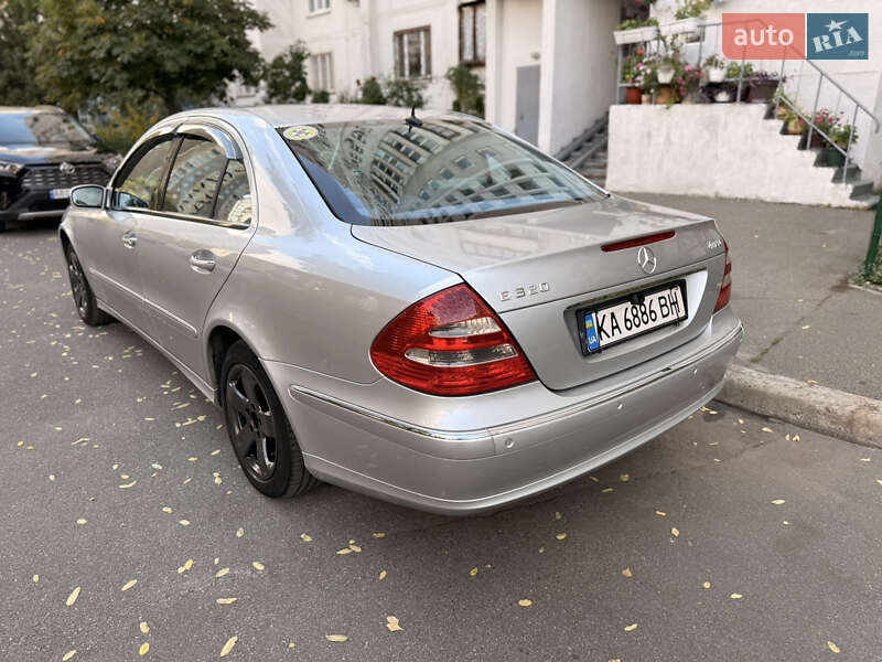 Седан Mercedes-Benz E-Class 2004 в Киеве