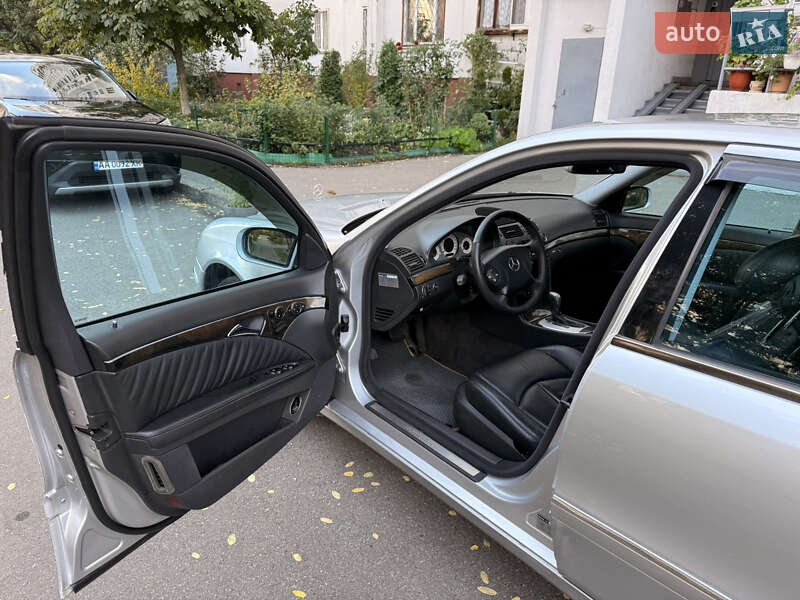 Седан Mercedes-Benz E-Class 2004 в Киеве