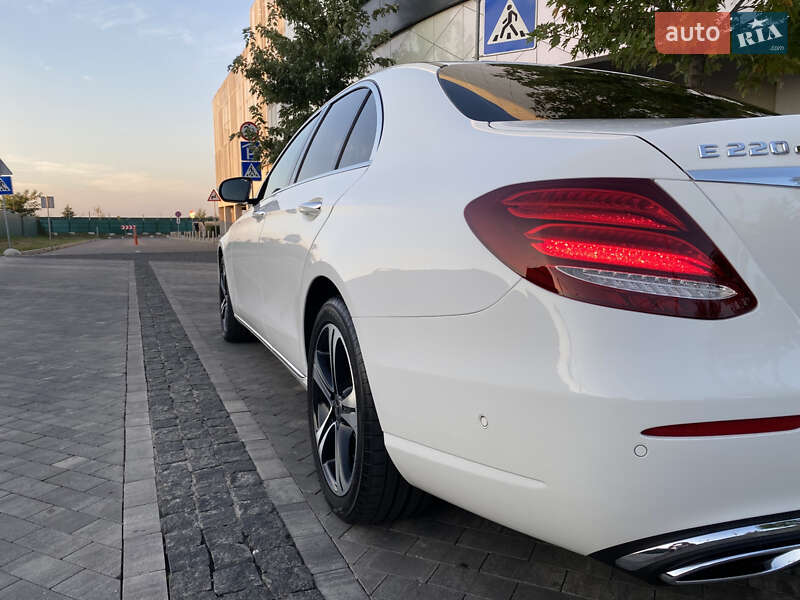 Седан Mercedes-Benz E-Class 2019 в Києві