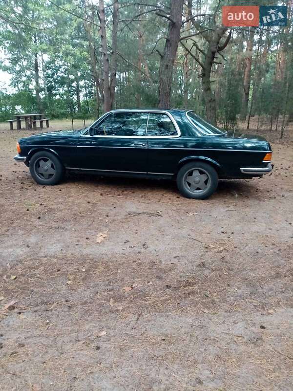 Купе Mercedes-Benz E-Class 1979 в Львові