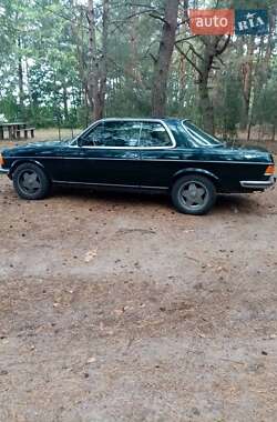 Купе Mercedes-Benz E-Class 1979 в 