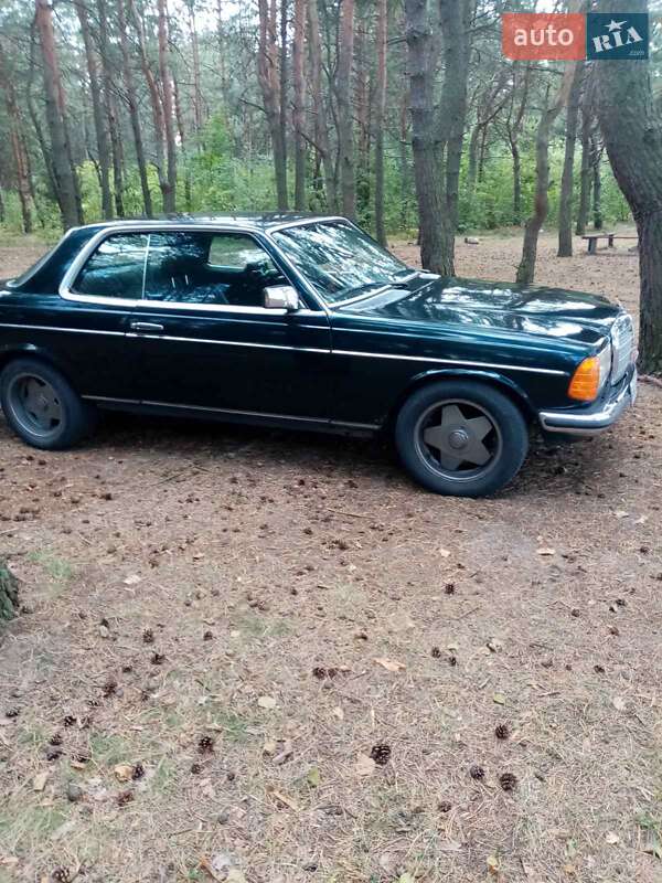 Купе Mercedes-Benz E-Class 1979 в Львові