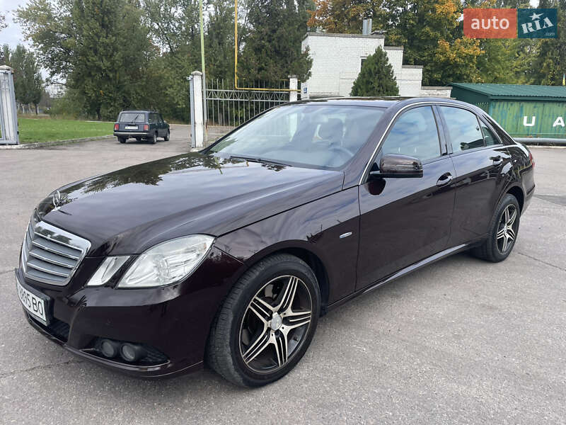 Седан Mercedes-Benz E-Class 2010 в Кременчуге