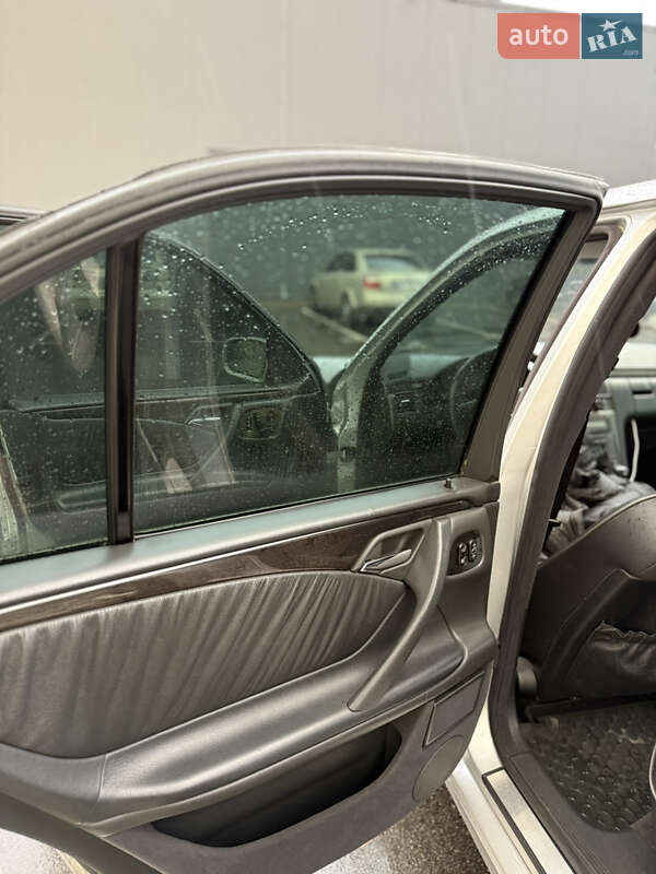 Седан Mercedes-Benz E-Class 2001 в Киеве фото 14 Седан Mercedes-Benz E-Class 2001 в Киеве