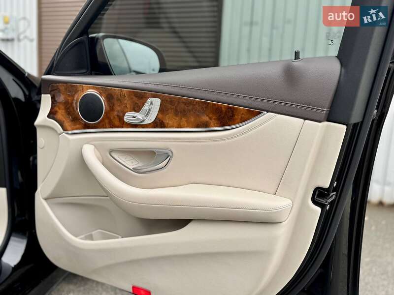 Седан Mercedes-Benz E-Class 2020 в Києві